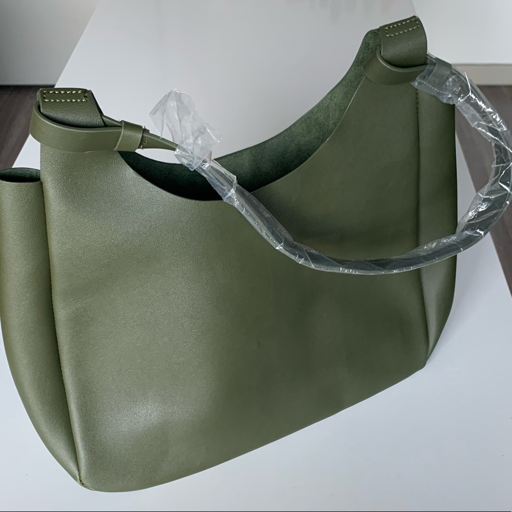 Chic Over-the-Shoulder Hobo Bag